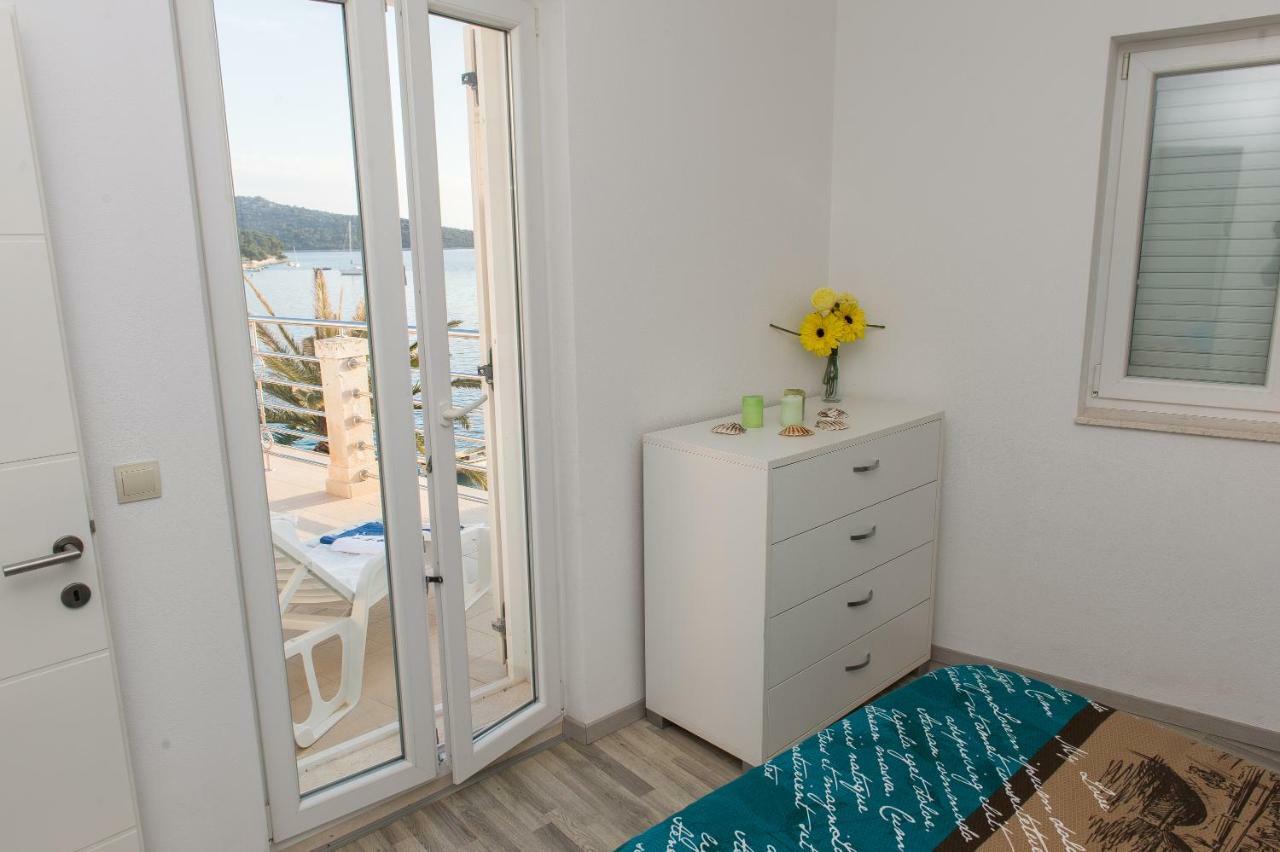 Apartments Cezar Rogoznica  Buitenkant foto